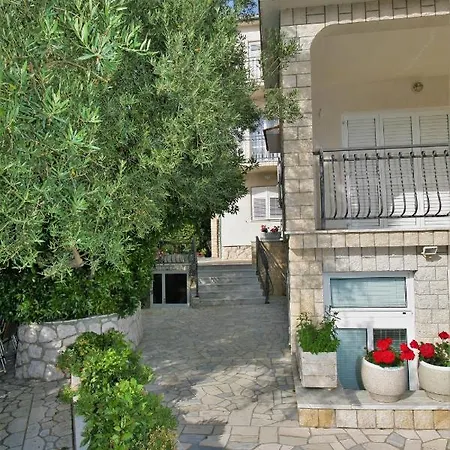 Apartment Apartments With A Parking Space Selce, Crikvenica - 5496 *