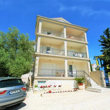 Apartments With A Parking Space Selce, Crikvenica - 5496 *