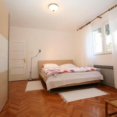 Apartments With A Parking Space Selce, Crikvenica - 5496