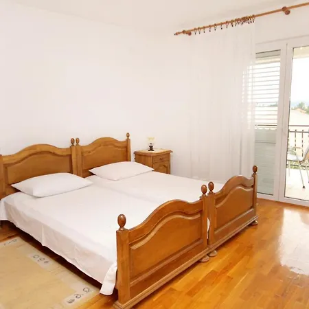Apartment Apartments With A Parking Space Selce, Crikvenica - 5496 *