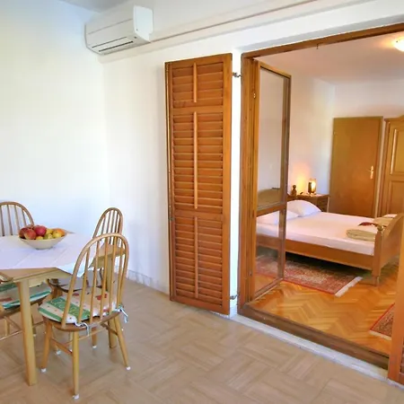Apartments With A Parking Space Selce, Crikvenica - 5496 Apartment *